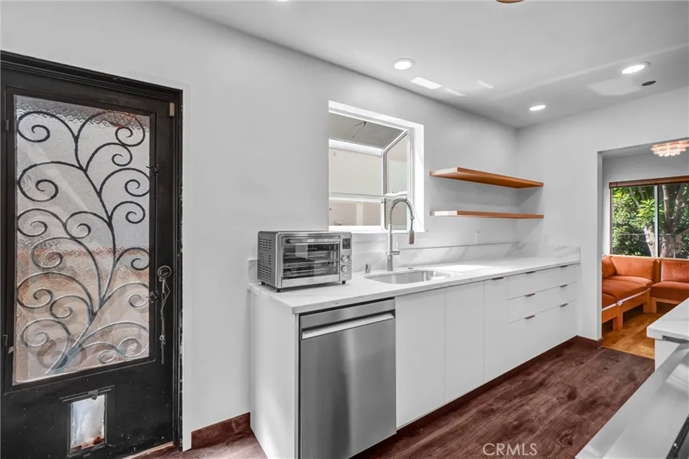 628 S Irena Avenue Redondo Beach, CA 90277