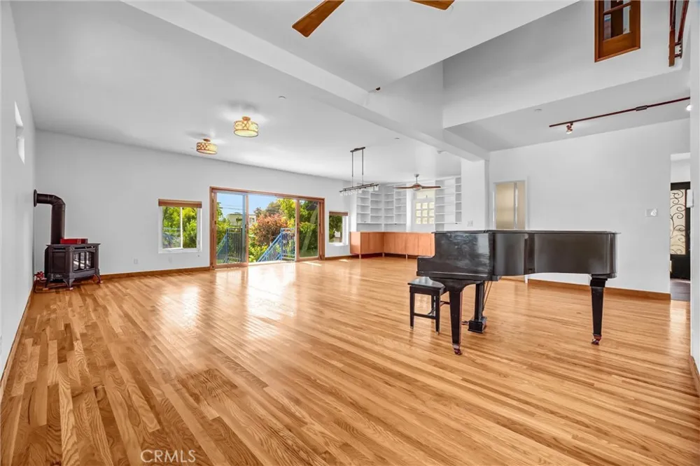 628 S Irena Avenue Redondo Beach, CA 90277