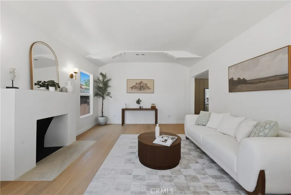 8104 S 2nd Inglewood, CA 90305