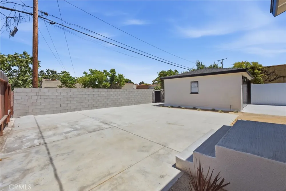 8104 S 2nd Inglewood, CA 90305