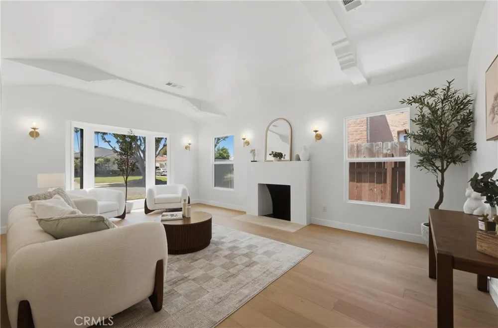 8104 S 2nd Inglewood, CA 90305