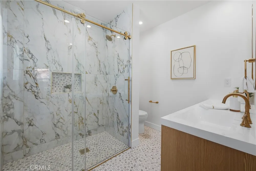 8104 S 2nd Inglewood, CA 90305