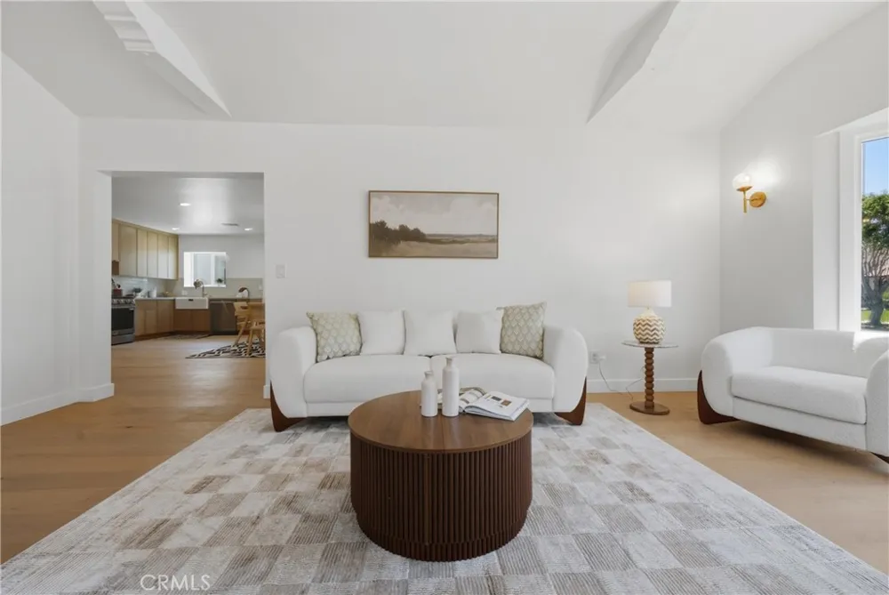 8104 S 2nd Inglewood, CA 90305
