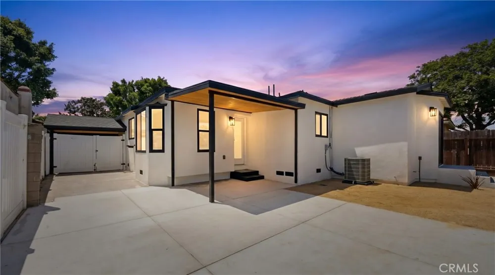 8104 S 2nd Inglewood, CA 90305