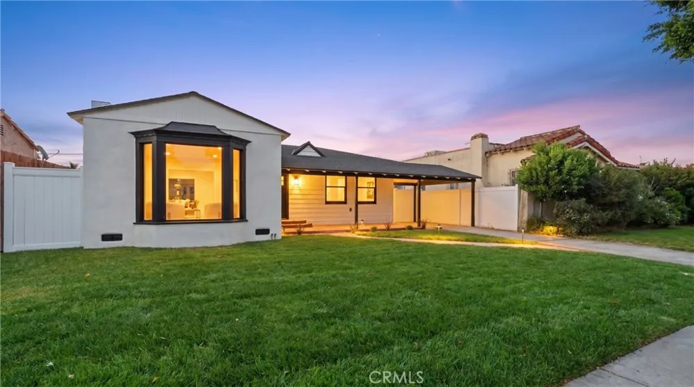 8104 S 2nd Inglewood, CA 90305