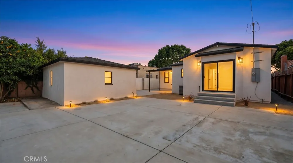 8104 S 2nd Inglewood, CA 90305
