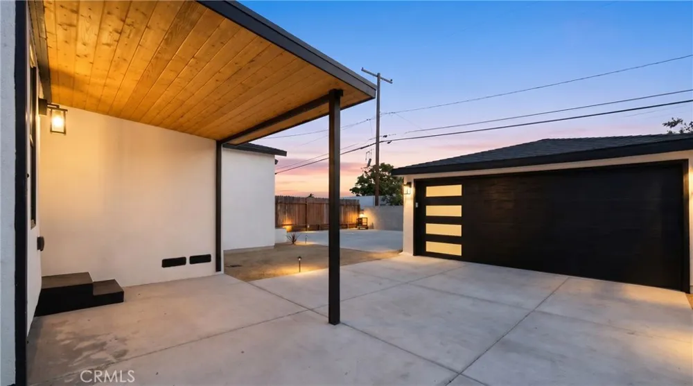 8104 S 2nd Inglewood, CA 90305