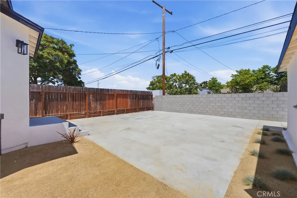 8104 S 2nd Inglewood, CA 90305