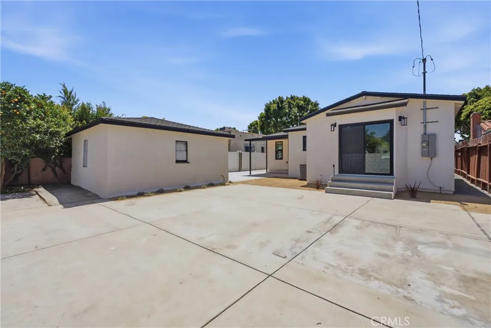 8104 S 2nd Inglewood, CA 90305