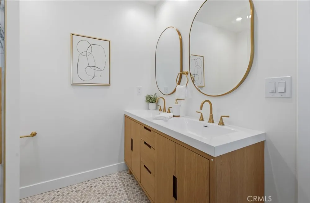 8104 S 2nd Inglewood, CA 90305