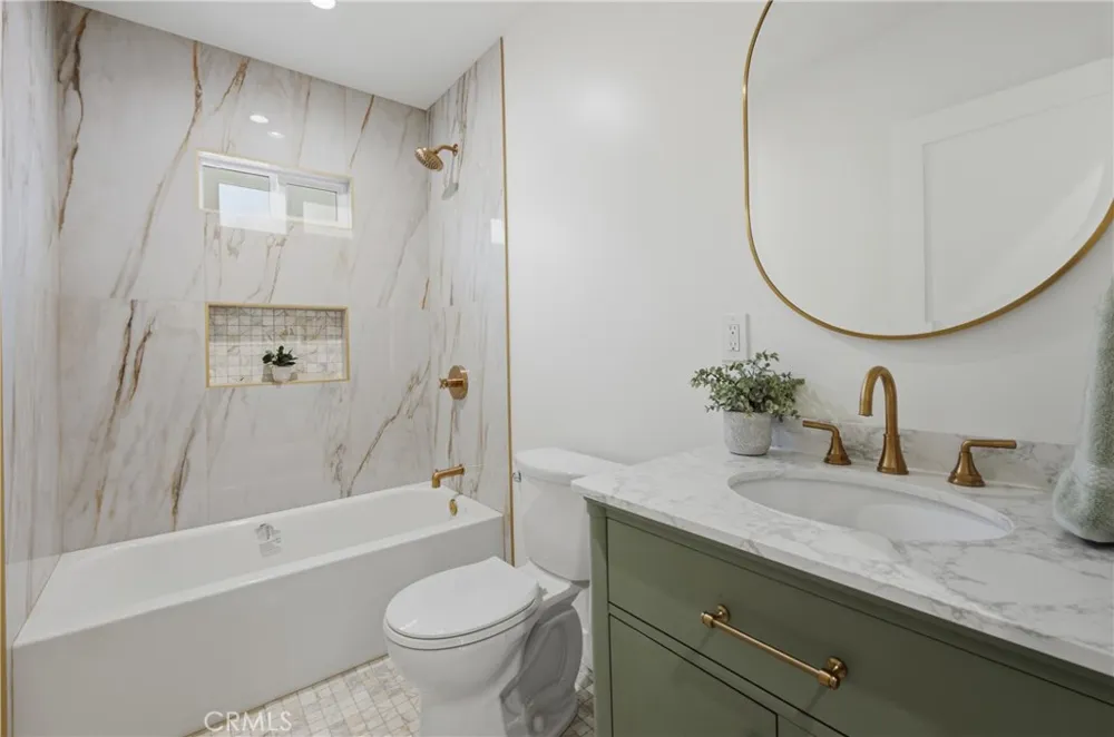 8104 S 2nd Inglewood, CA 90305