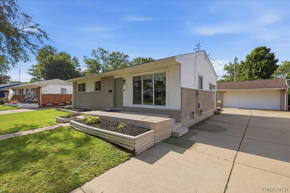 316 Tamarac Drive Davison City, MI 48423