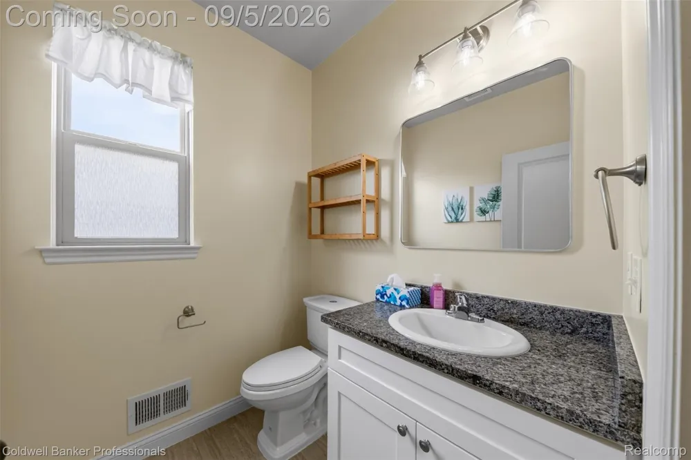 48223 Stapleton Ave Avenue Macomb Township, MI 48042