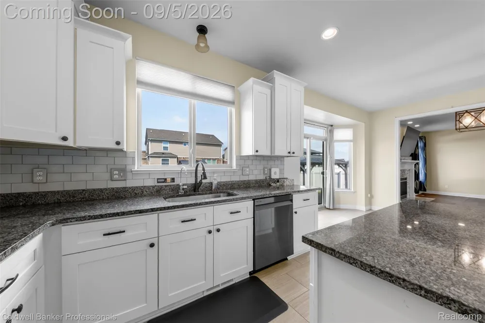 48223 Stapleton Ave Avenue Macomb Township, MI 48042