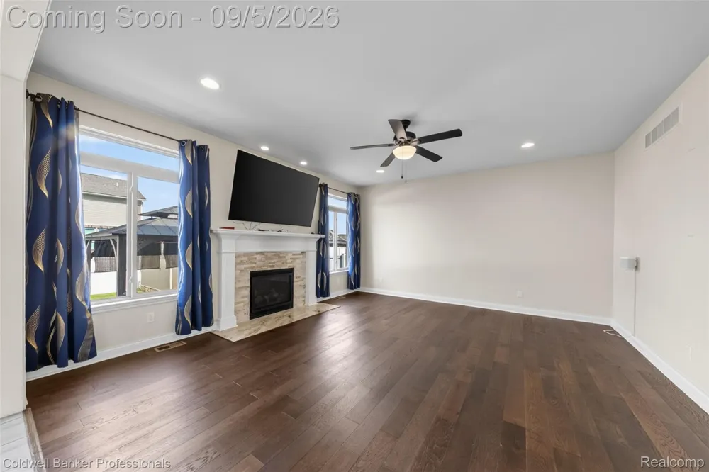 48223 Stapleton Ave Avenue Macomb Township, MI 48042