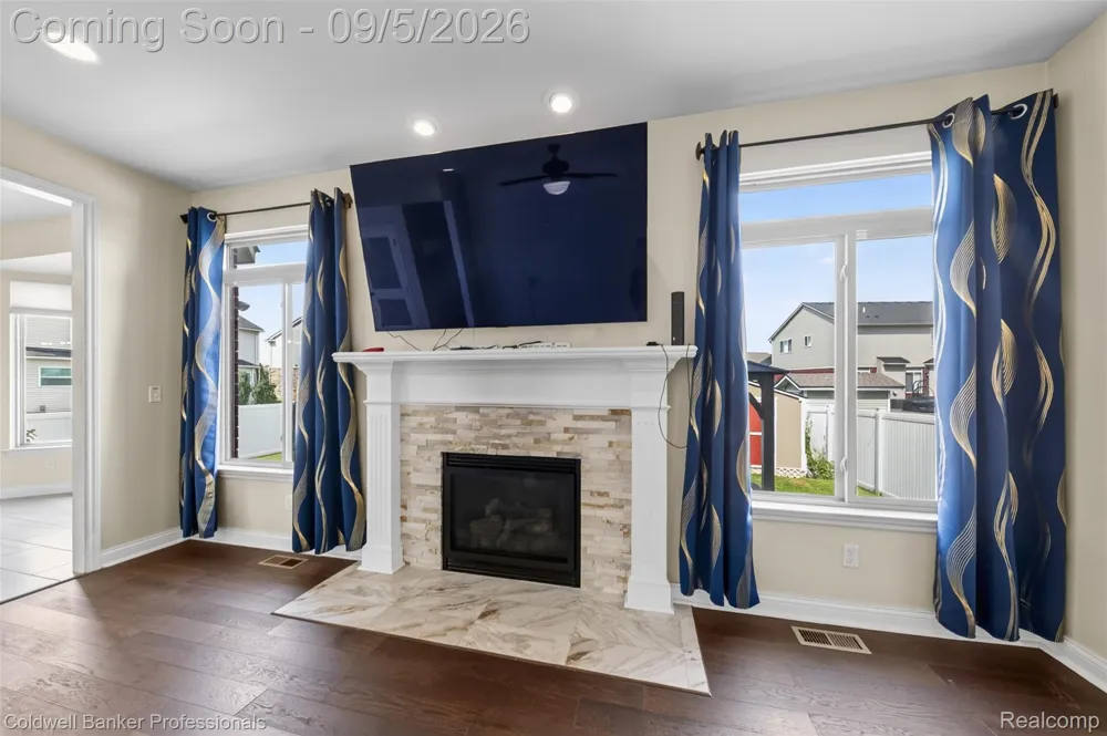 48223 Stapleton Ave Avenue Macomb Township, MI 48042