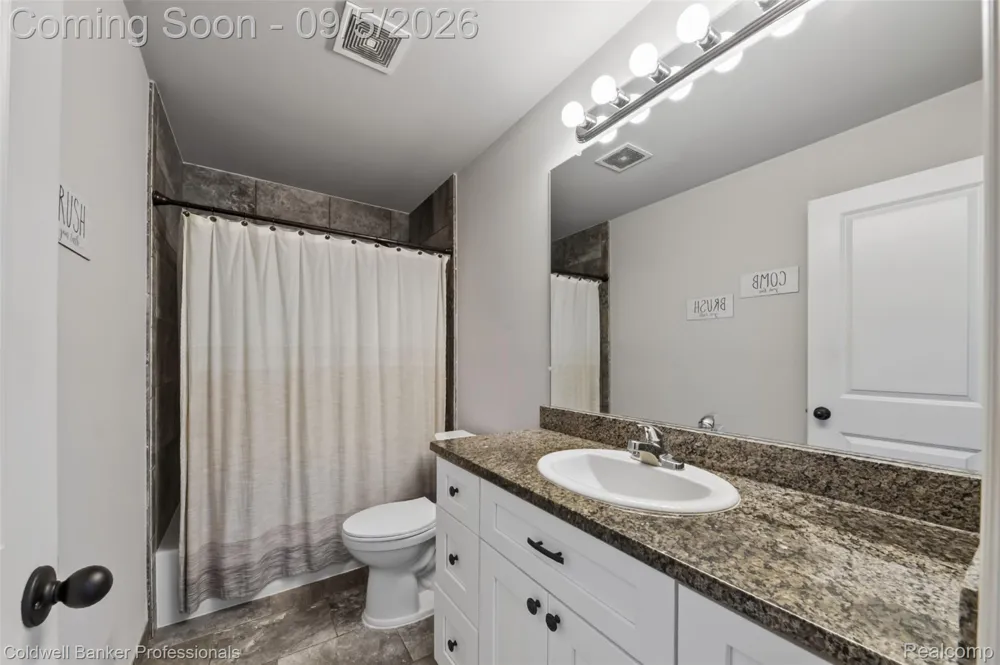 48223 Stapleton Ave Avenue Macomb Township, MI 48042