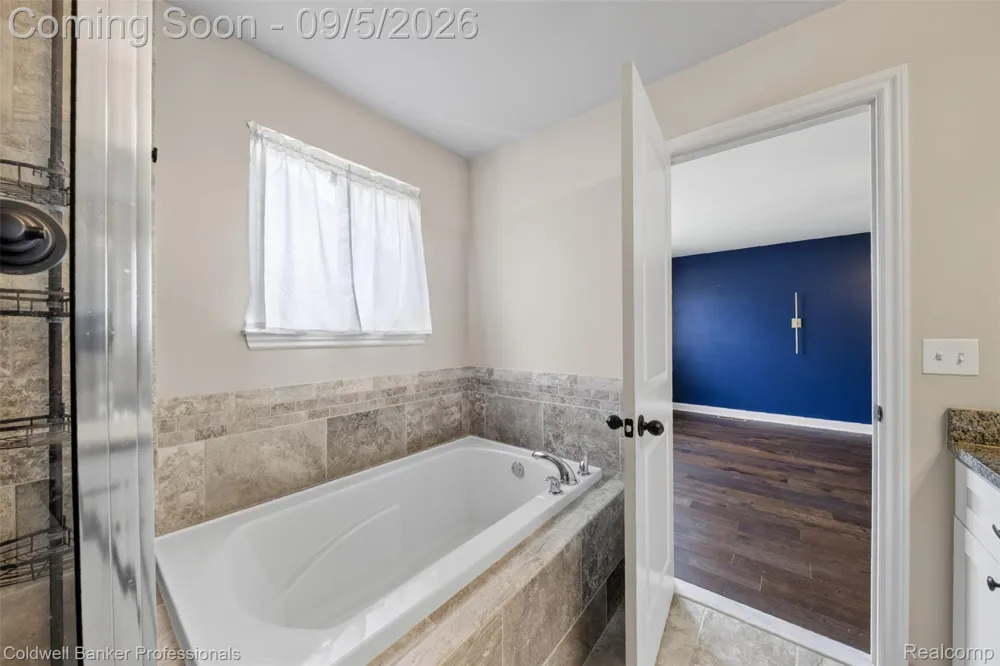 48223 Stapleton Ave Avenue Macomb Township, MI 48042