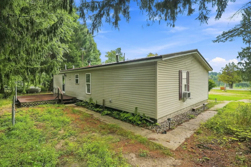 2712 Ingersoll Road SW Springfield Township, MI 49633