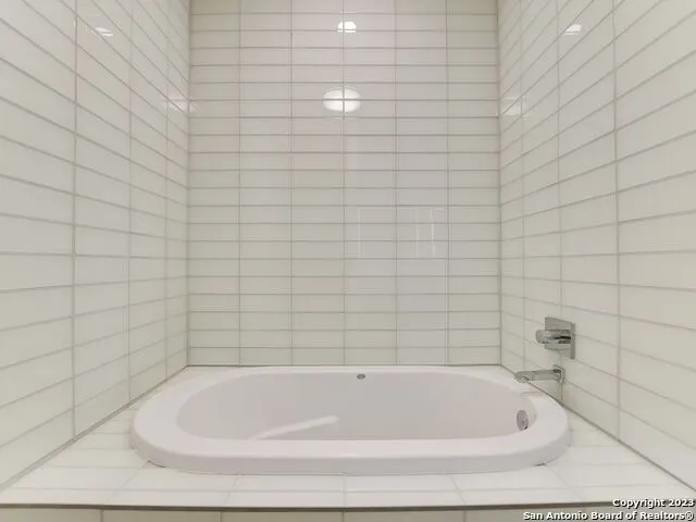 123 LEXINGTON AVE #1403 San Antonio, TX 78205