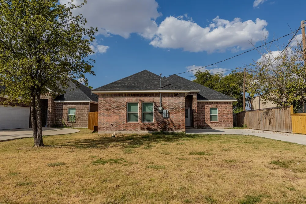 807 Dr Martin Luther King Jr Boulevard Waxahachie, TX 75165