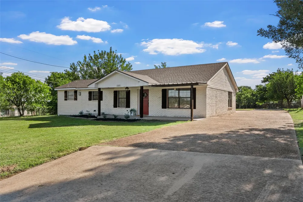 119 Castleman Circle Hewitt, TX 76643