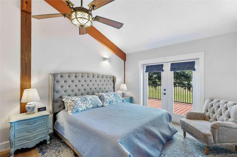 6641 S Eagle Road Anahuac, TX 77514