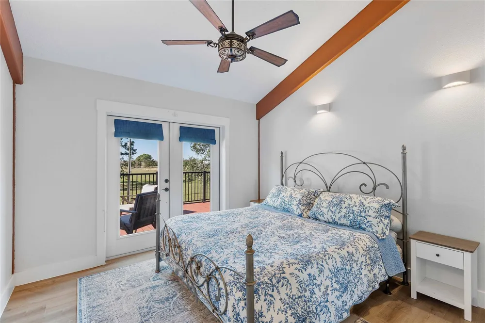 6641 S Eagle Road Anahuac, TX 77514