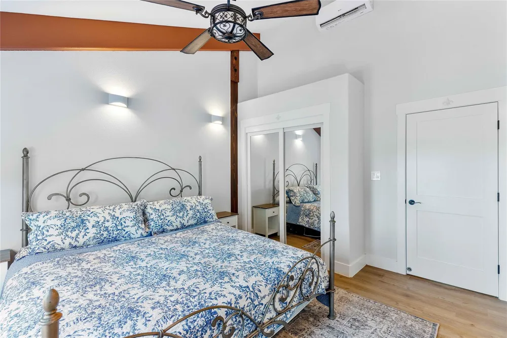 6641 S Eagle Road Anahuac, TX 77514