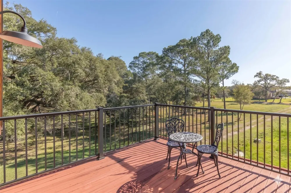 6641 S Eagle Road Anahuac, TX 77514