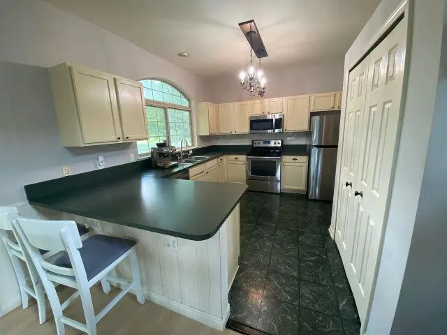 5628 Versailles Avenue E Ann Arbor, MI 48103