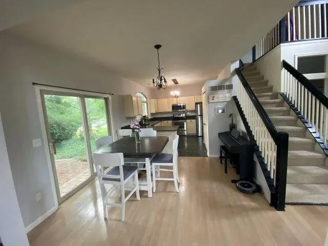 5628 Versailles Avenue E Ann Arbor, MI 48103