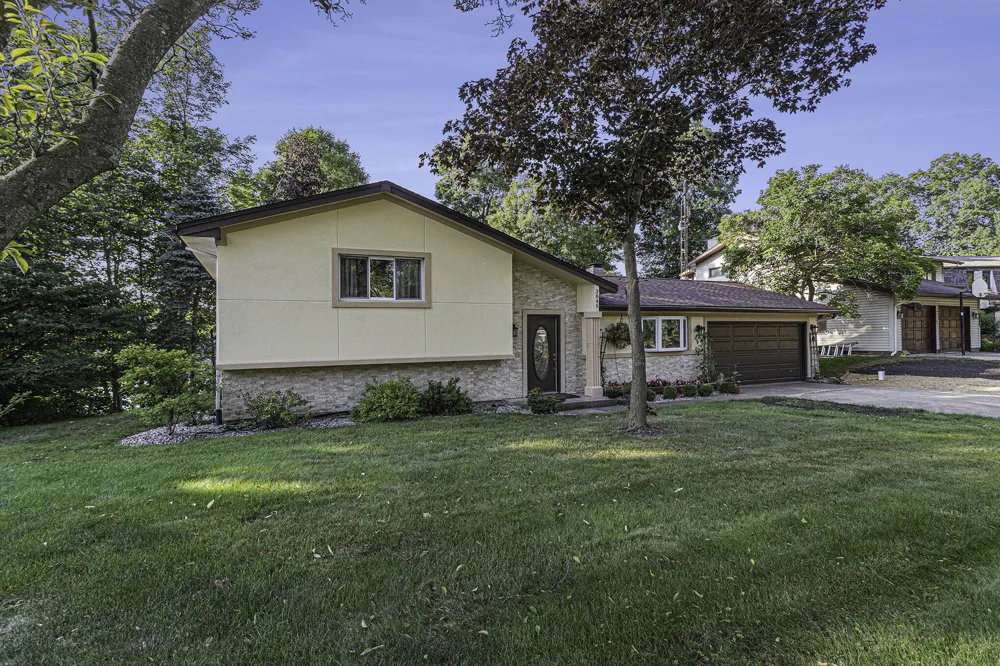 3849 Maple Lane Berrien Springs, MI 49103