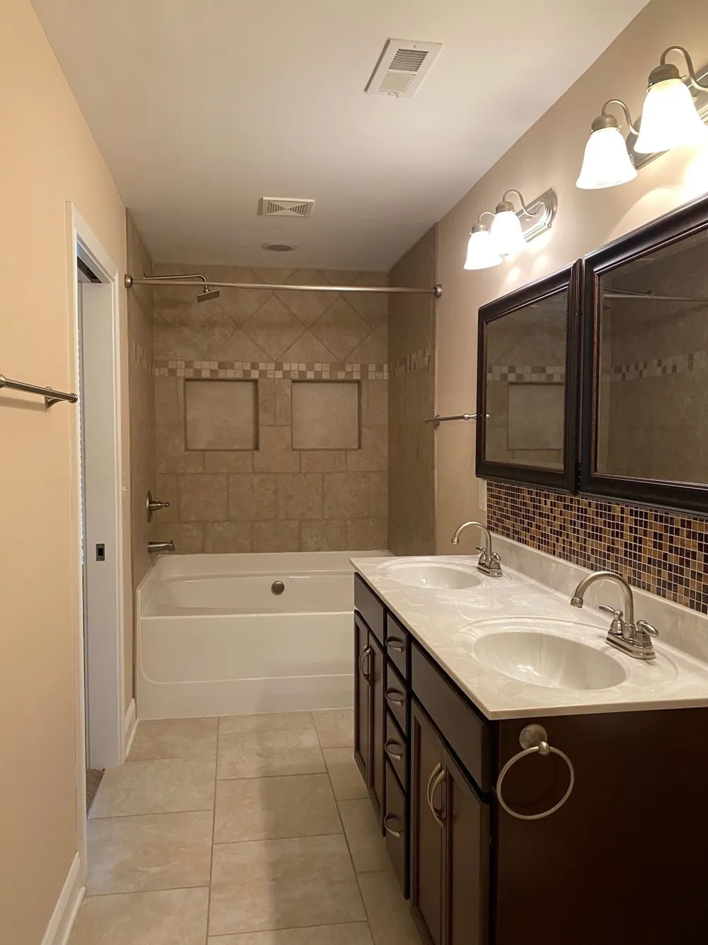 1949 Jackie Lorraine Dr Clarksville, TN 37042