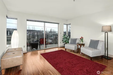 1550 Eastlake Avenue E #203