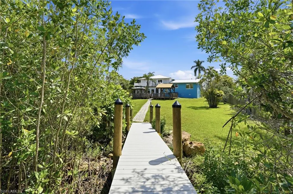 15636 Light Blue Circle Fort Myers, FL 33908
