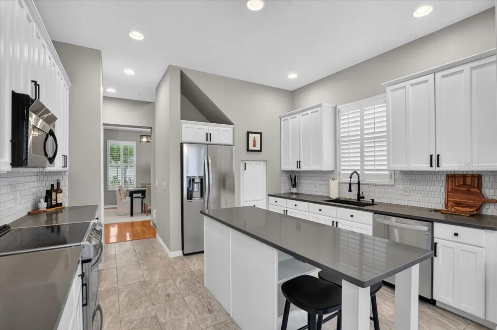 9830 W PARK VILLAGE DRIVE Tampa, FL 33626