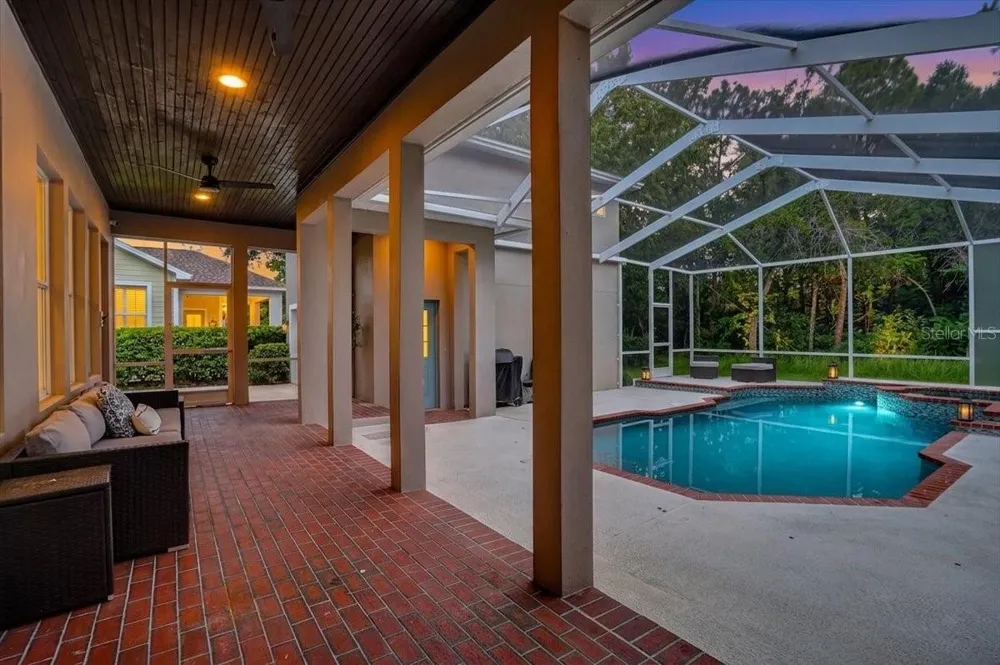 9830 W PARK VILLAGE DRIVE Tampa, FL 33626