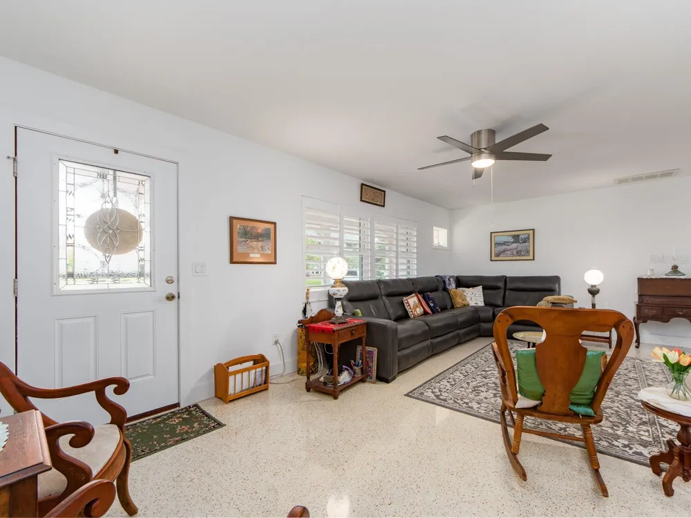 63 NICHOLAS DRIVE Dunedin, FL 34698