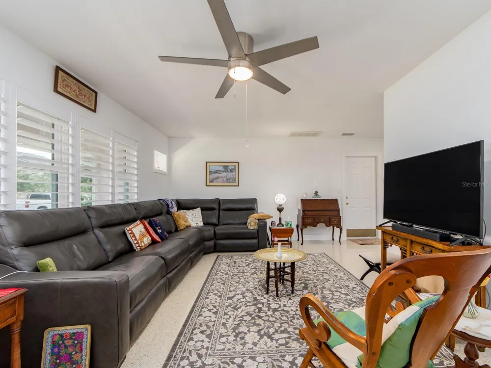 63 NICHOLAS DRIVE Dunedin, FL 34698