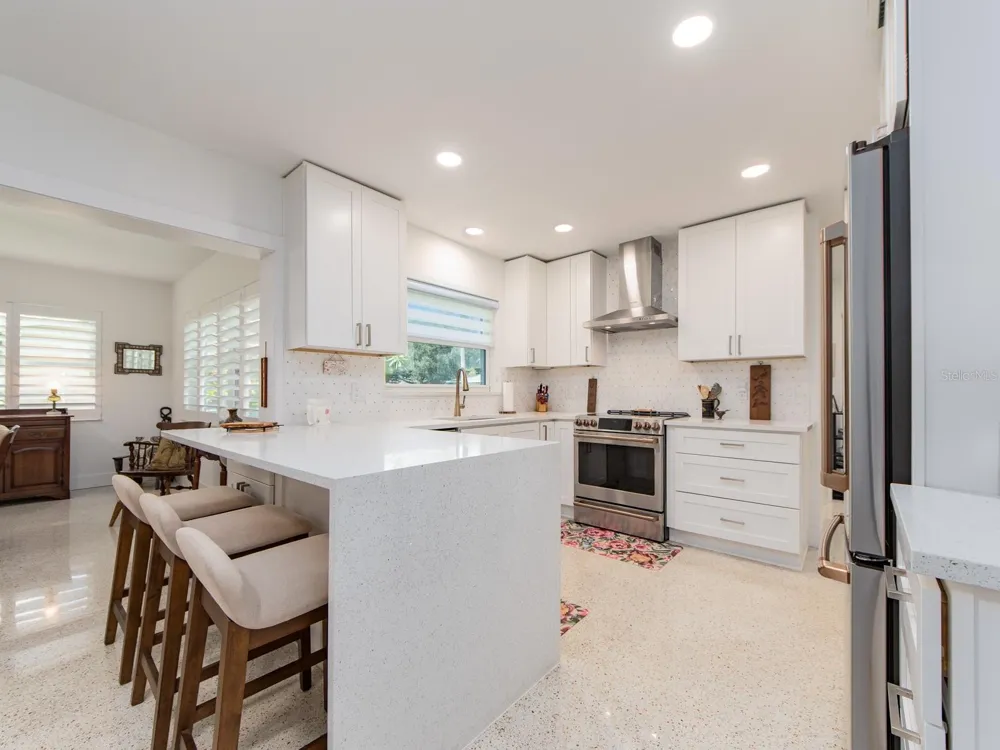 63 NICHOLAS DRIVE Dunedin, FL 34698