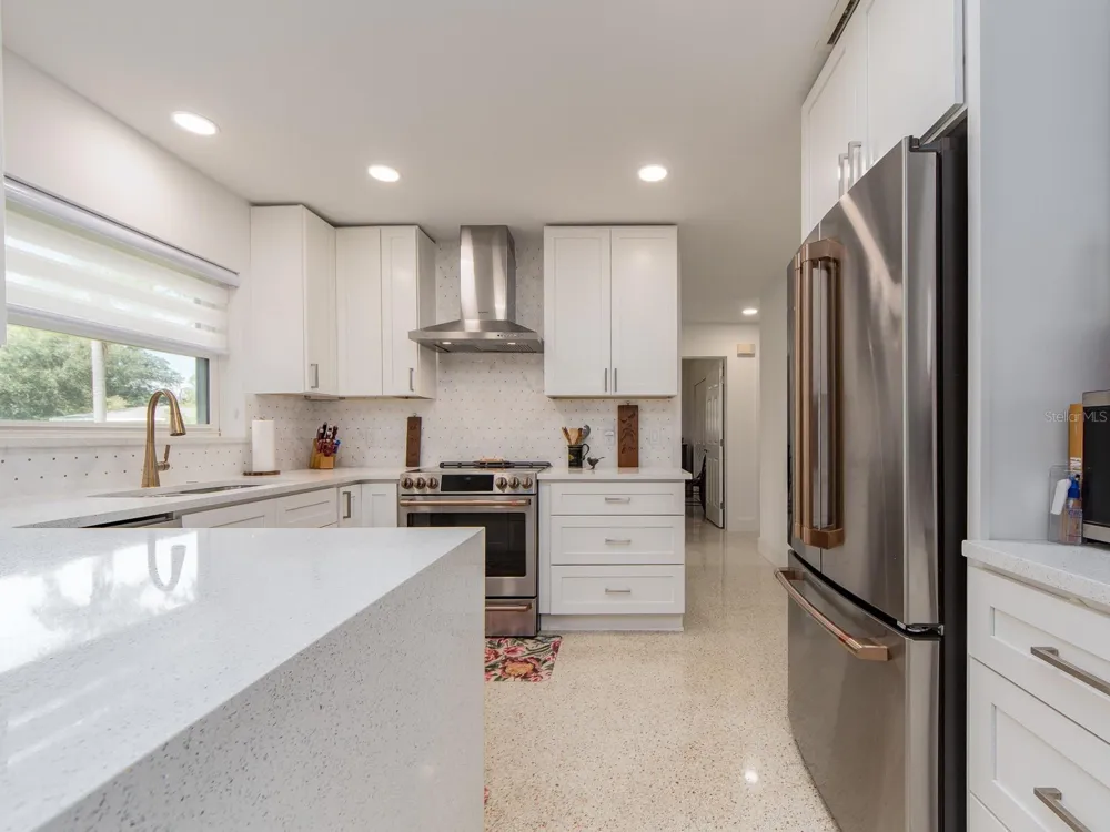 63 NICHOLAS DRIVE Dunedin, FL 34698