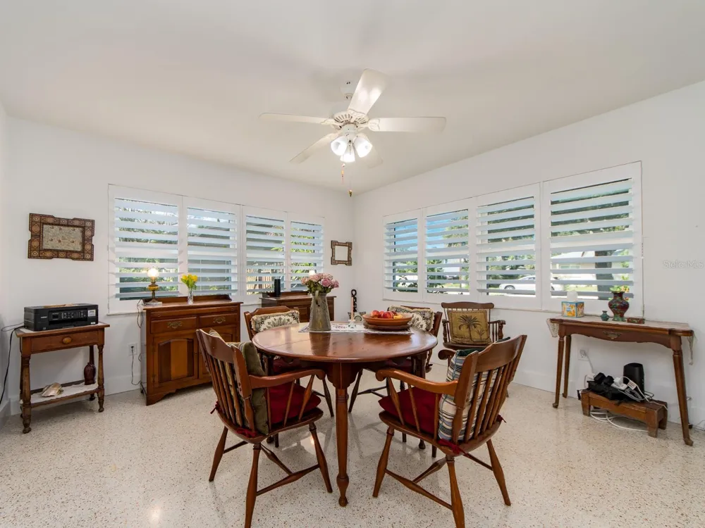 63 NICHOLAS DRIVE Dunedin, FL 34698