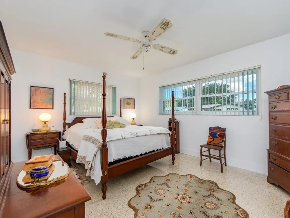 63 NICHOLAS DRIVE Dunedin, FL 34698