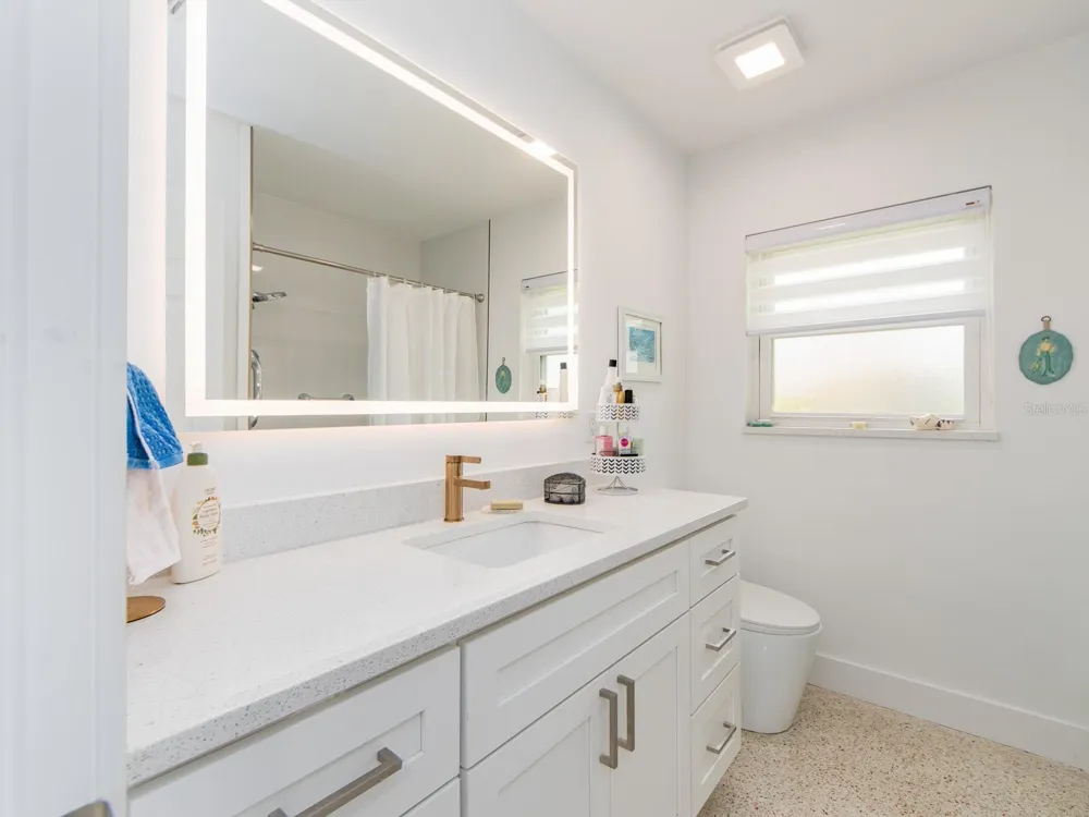 63 NICHOLAS DRIVE Dunedin, FL 34698
