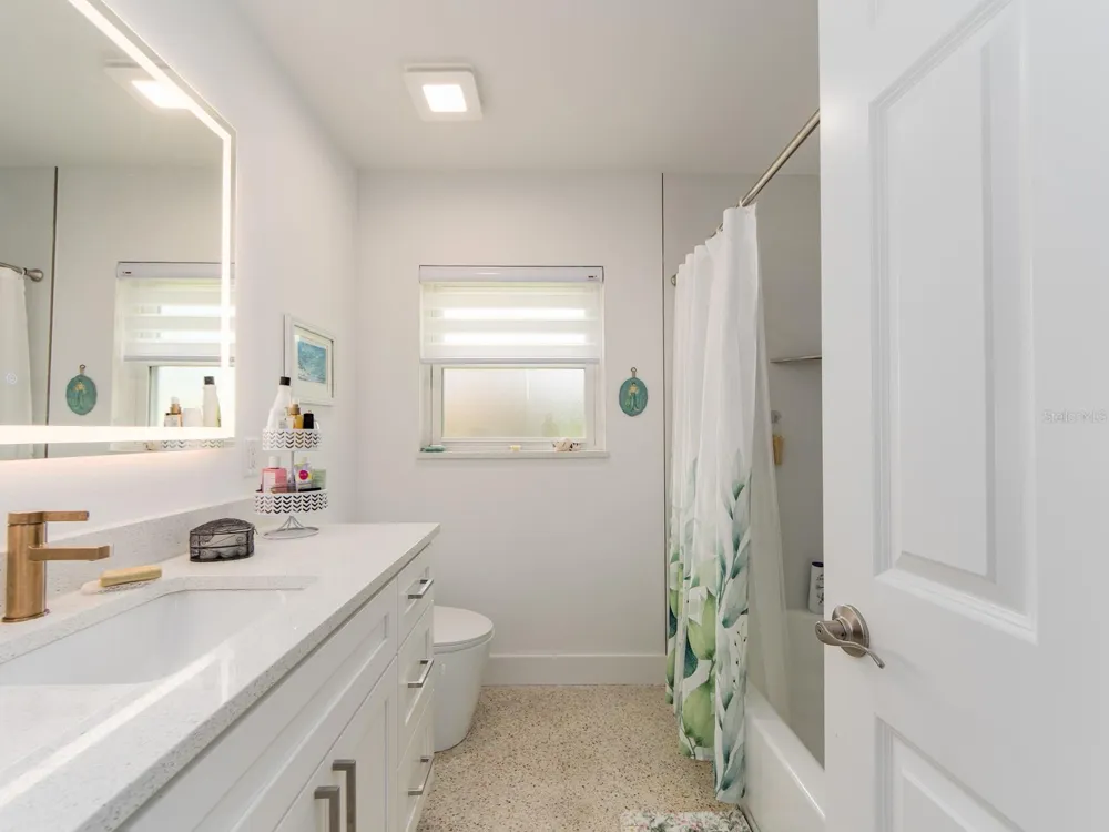 63 NICHOLAS DRIVE Dunedin, FL 34698