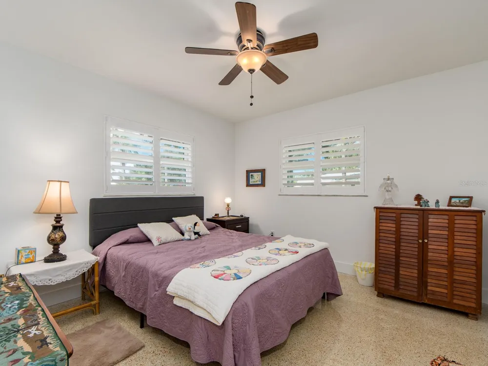 63 NICHOLAS DRIVE Dunedin, FL 34698