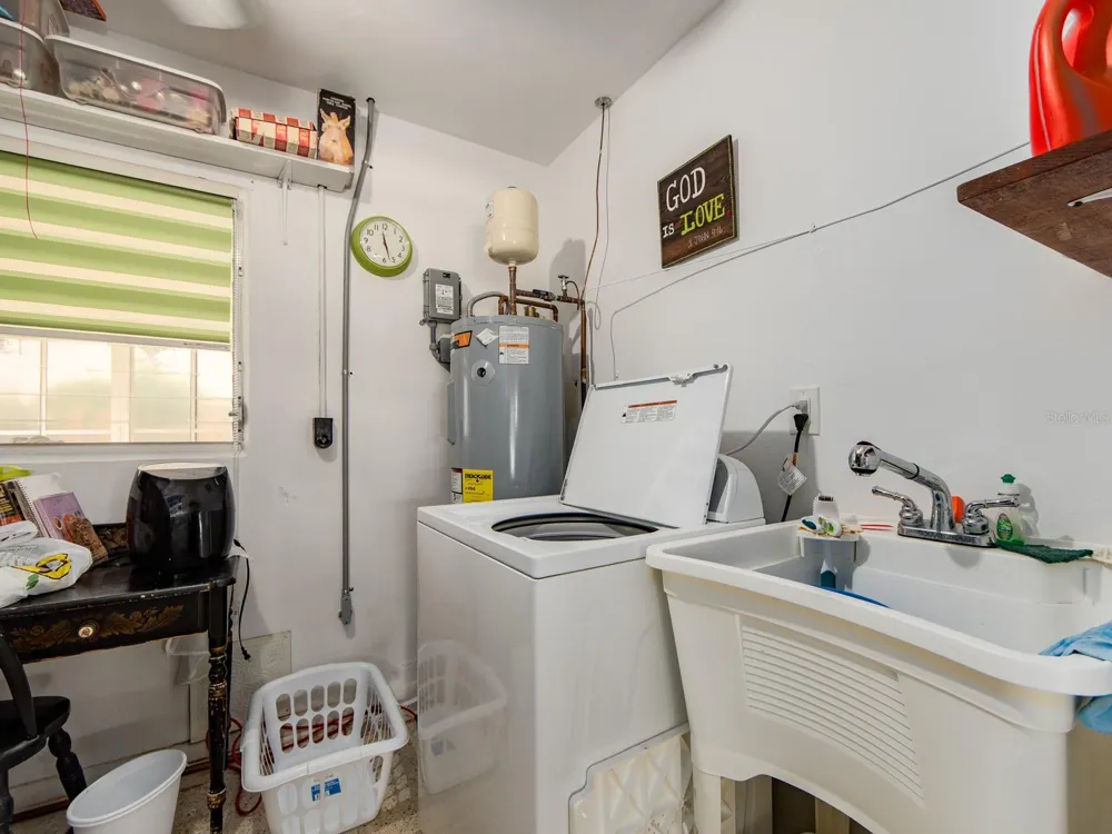 63 NICHOLAS DRIVE Dunedin, FL 34698
