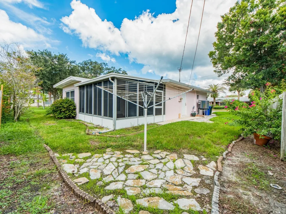 63 NICHOLAS DRIVE Dunedin, FL 34698