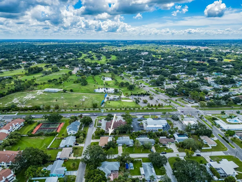 63 NICHOLAS DRIVE Dunedin, FL 34698